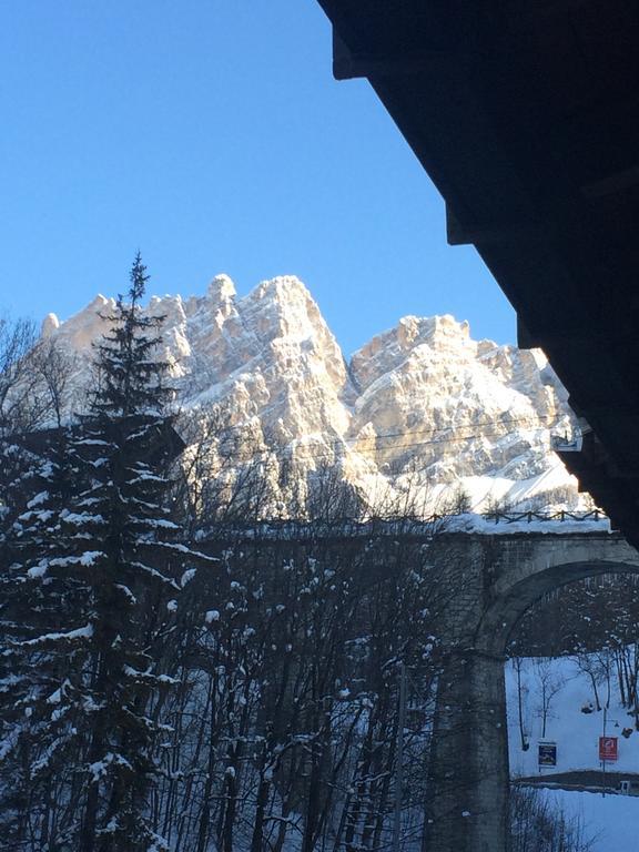 Meuble Villa Neve Cortina d'Ampezzo Bagian luar foto