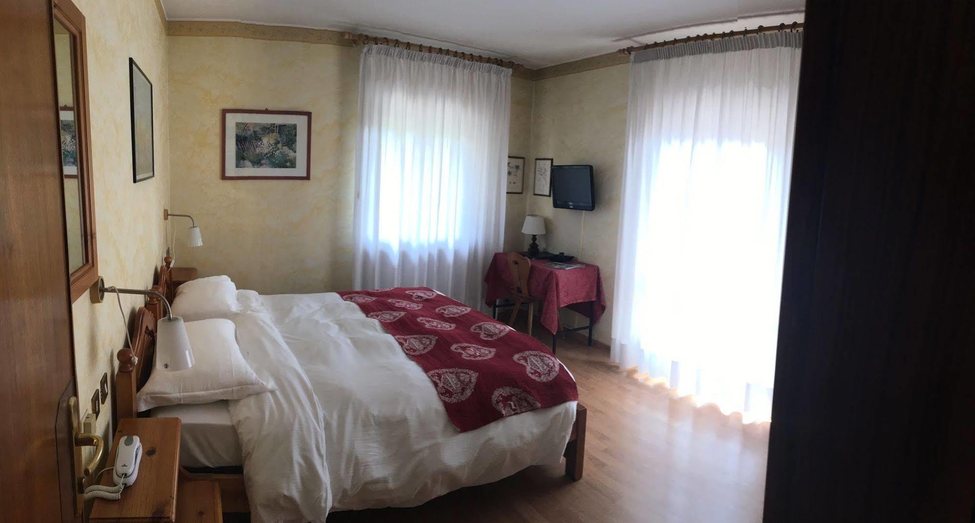 Meuble Villa Neve Cortina d'Ampezzo Bagian luar foto