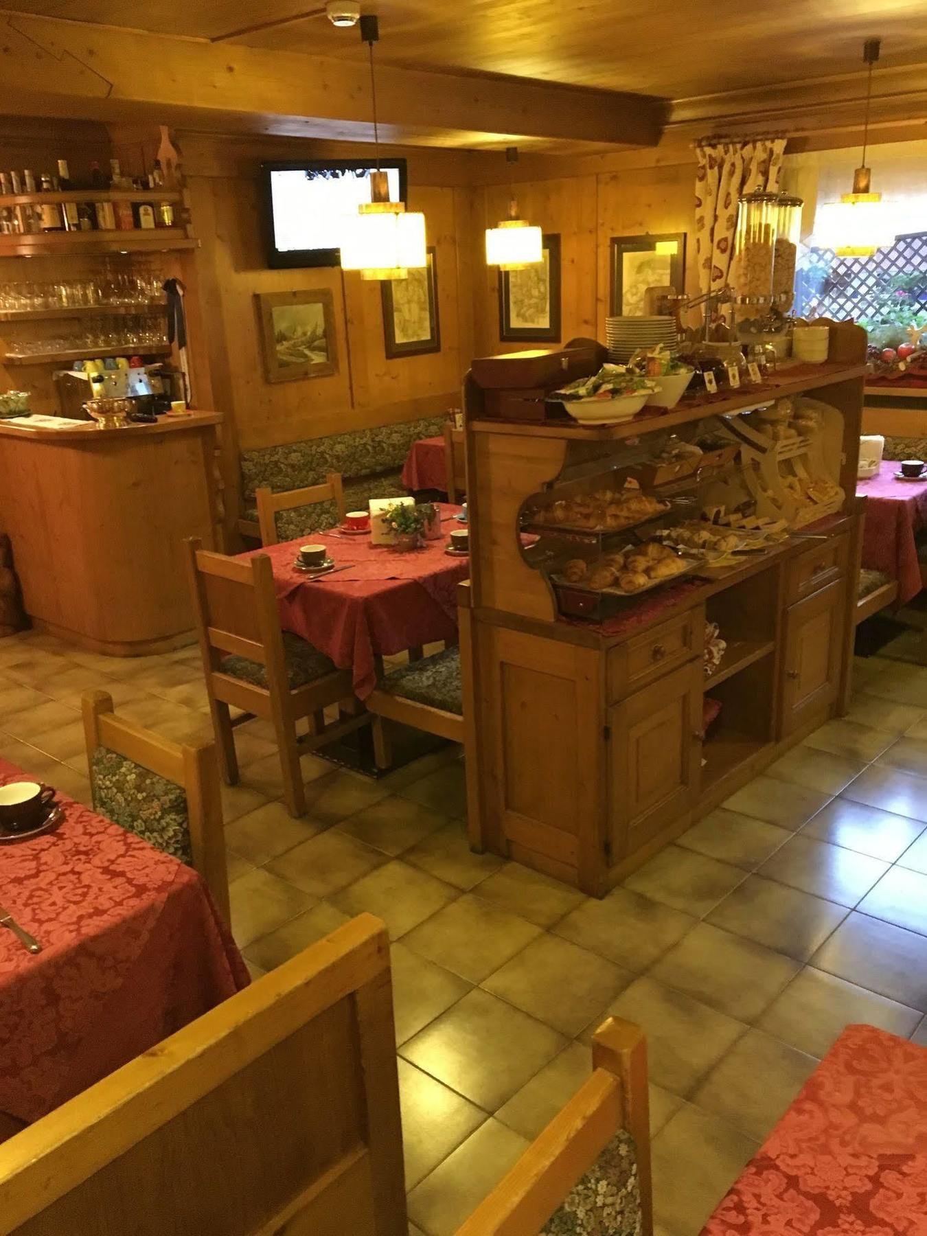 Meuble Villa Neve Cortina d'Ampezzo Bagian luar foto